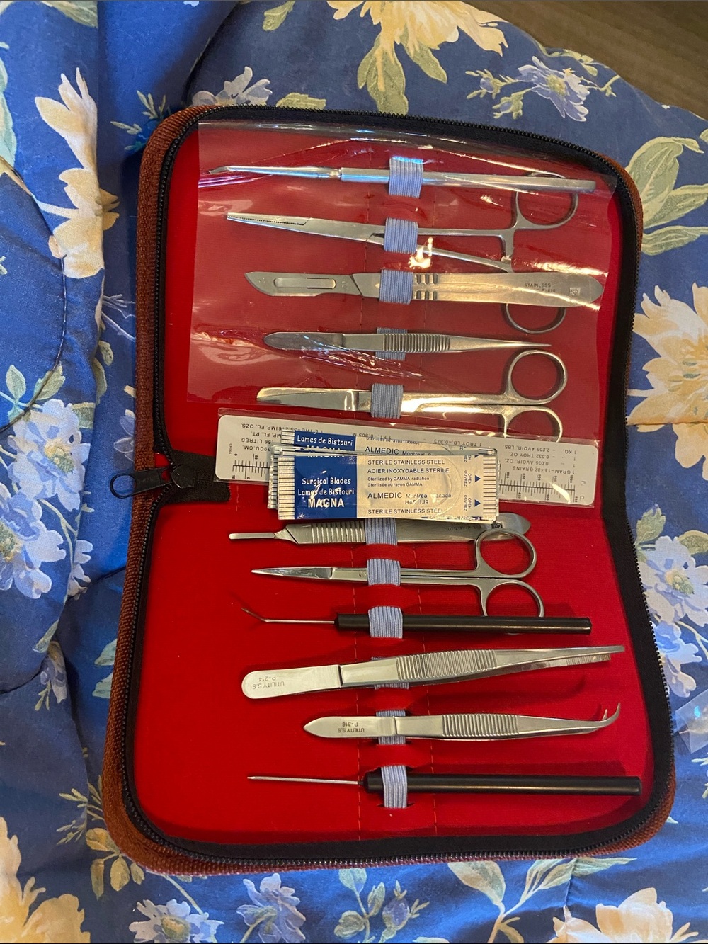 Surgical grade dissection kit